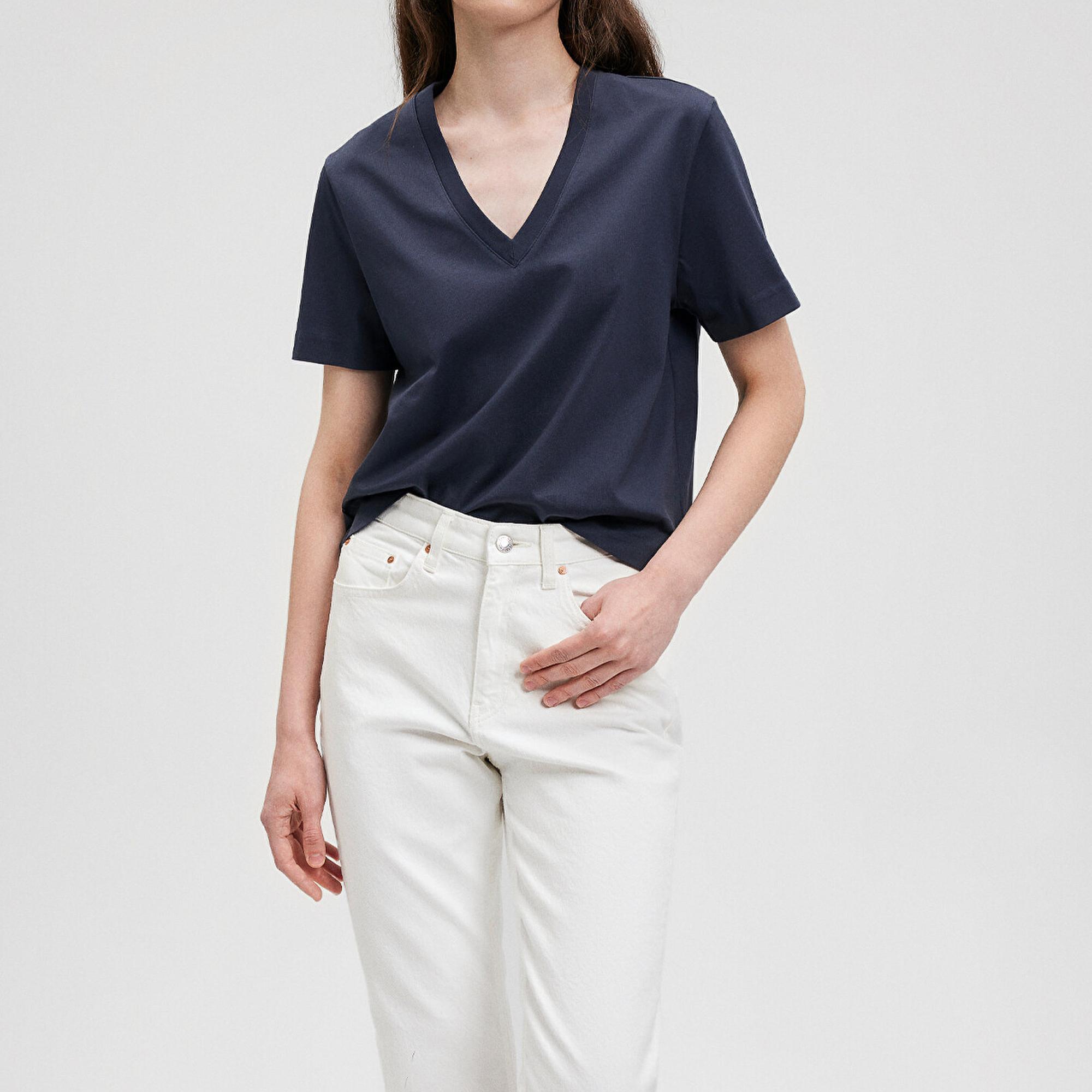 Mavi Pamuklu Merserize V Yaka Mavi Basic Tişört Regular Fit / Normal Kesim 1612701-85315