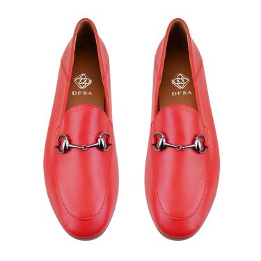  Kadın Kırmızı Toka Aksesuarlı Deri Babet