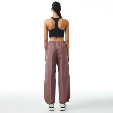  Nike Sportswear Everything Wovens Kadın Pembe Eşofman Altı