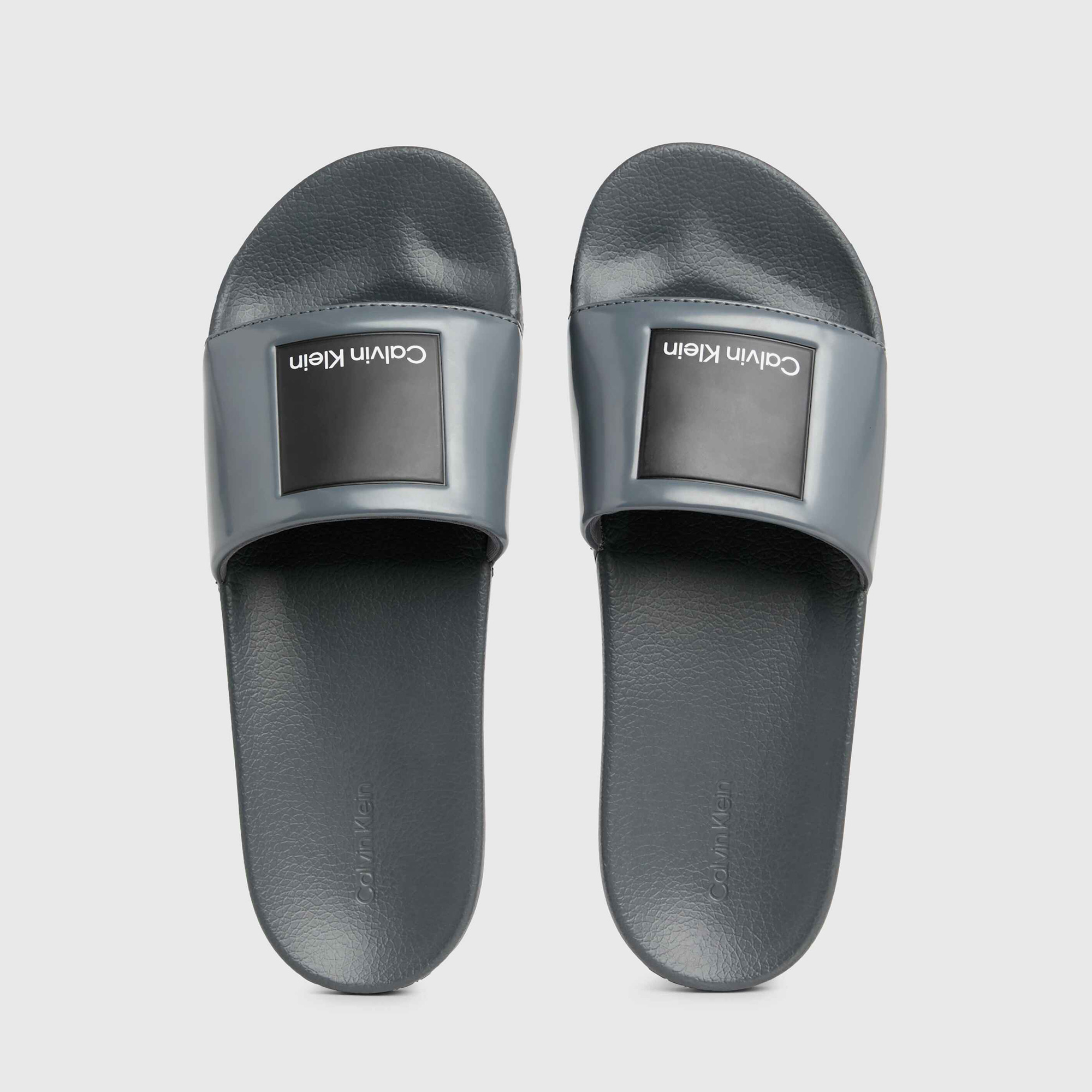  Calvin Klein Iconic Plaque Hf Erkek Gri Terlik