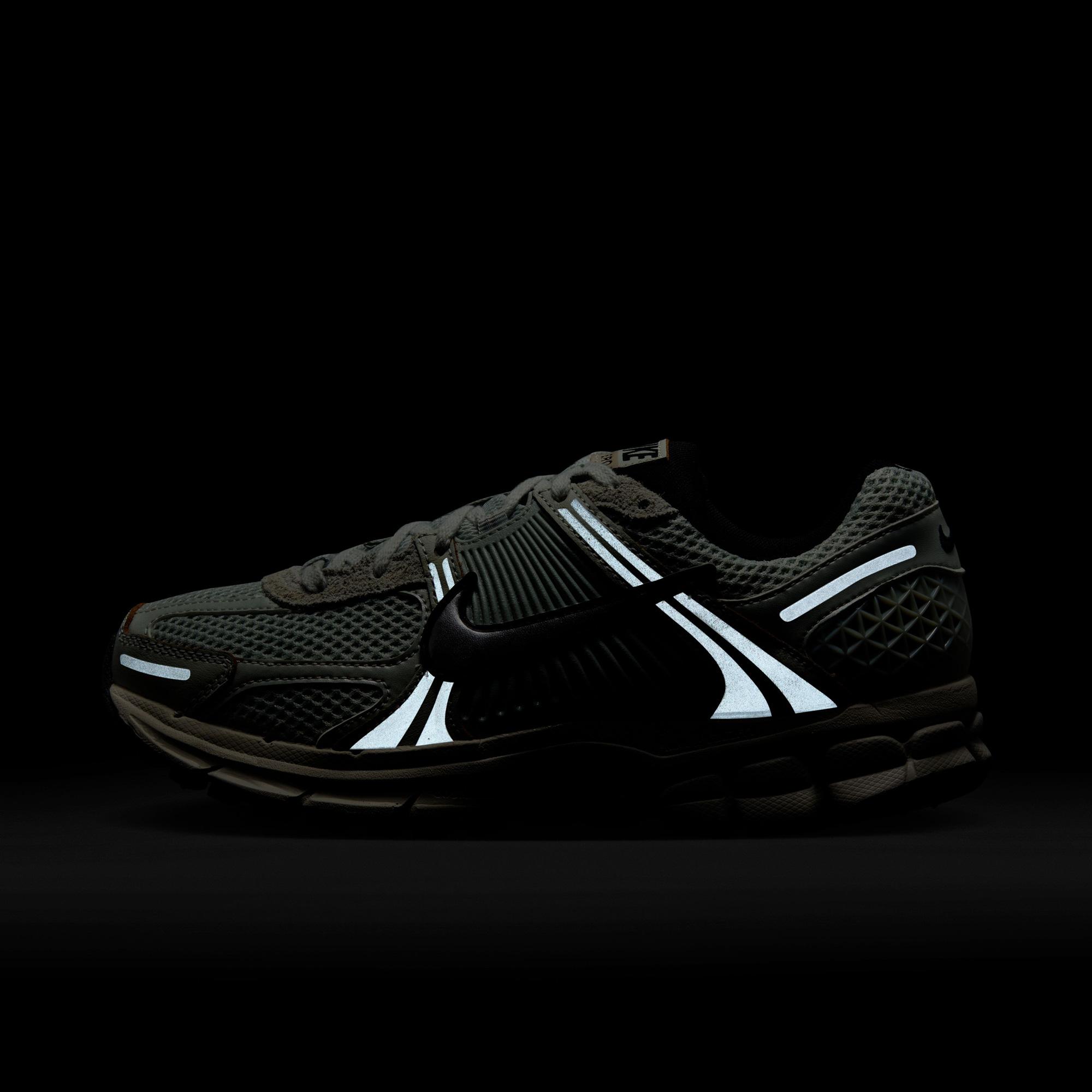 Nike Zoom Vomero 5 Kadın Gri Spor Ayakkabı