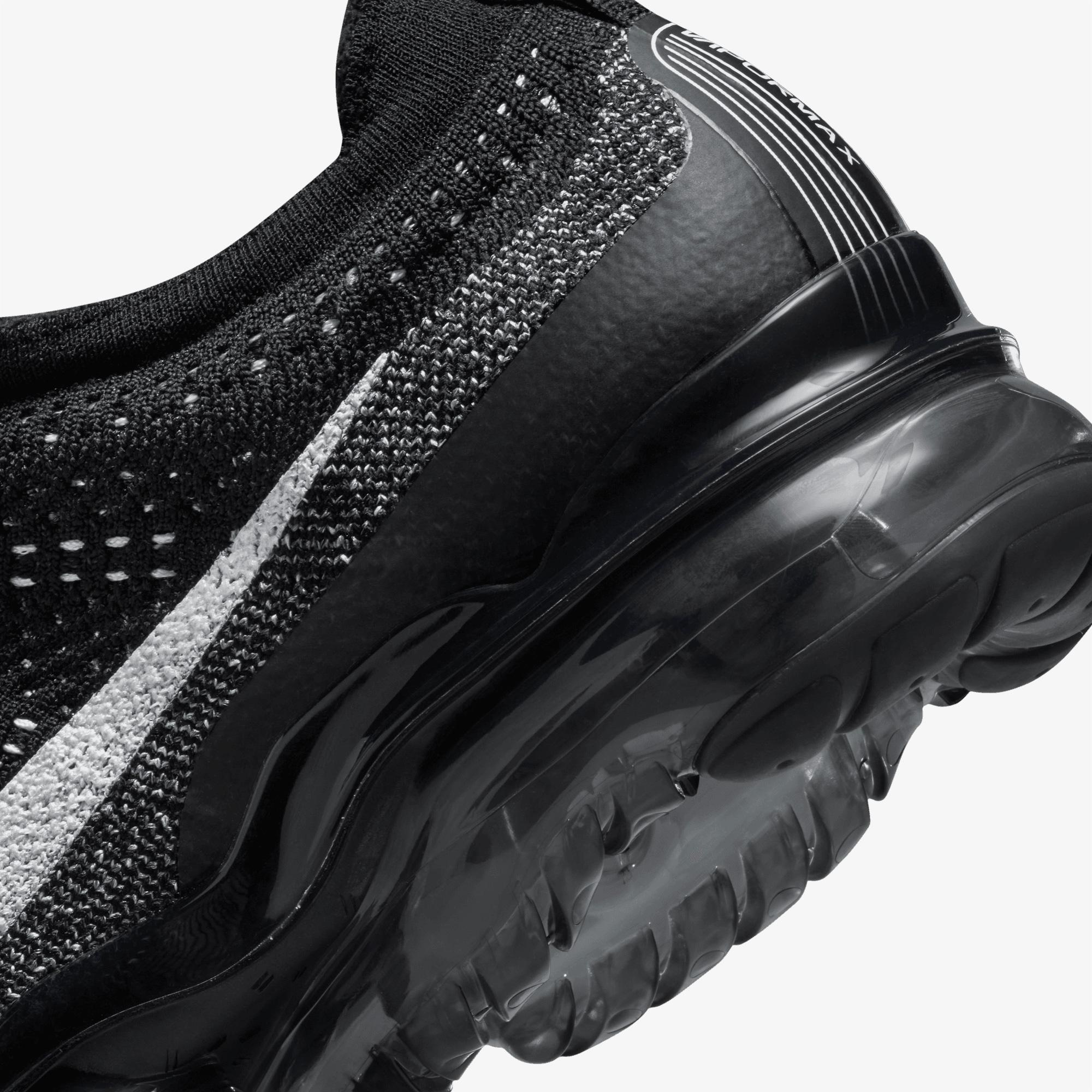 Nike Air VaporMax Flyknit Erkek Siyah Spor Ayakkabı
