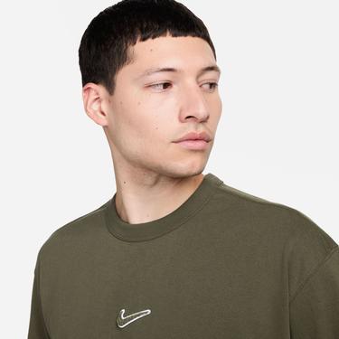  Nike Sportswear Essential Erkek Yeşil T-Shirt