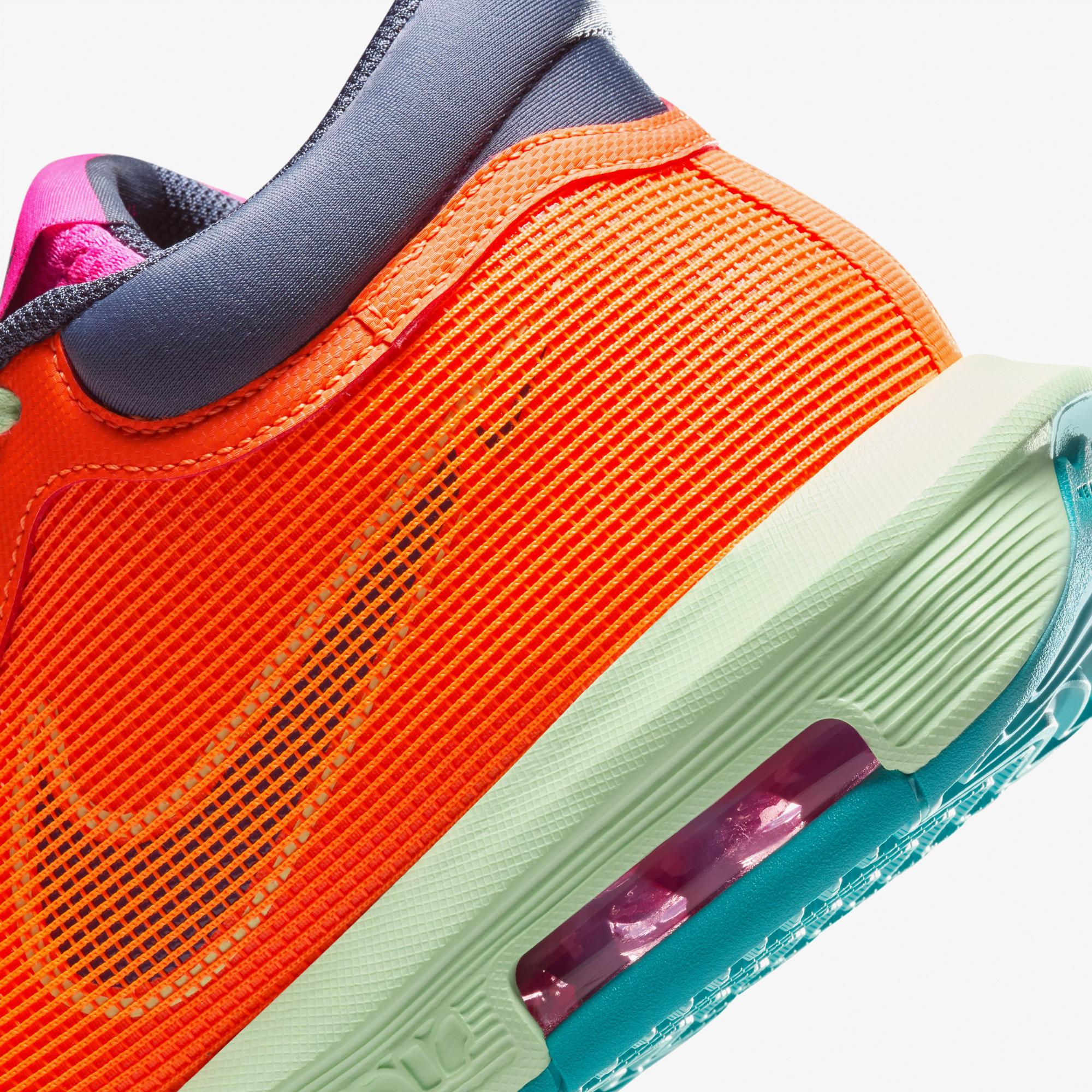 Nike LeBron Witness 8 Erkek Turuncu Spor Ayakkabı