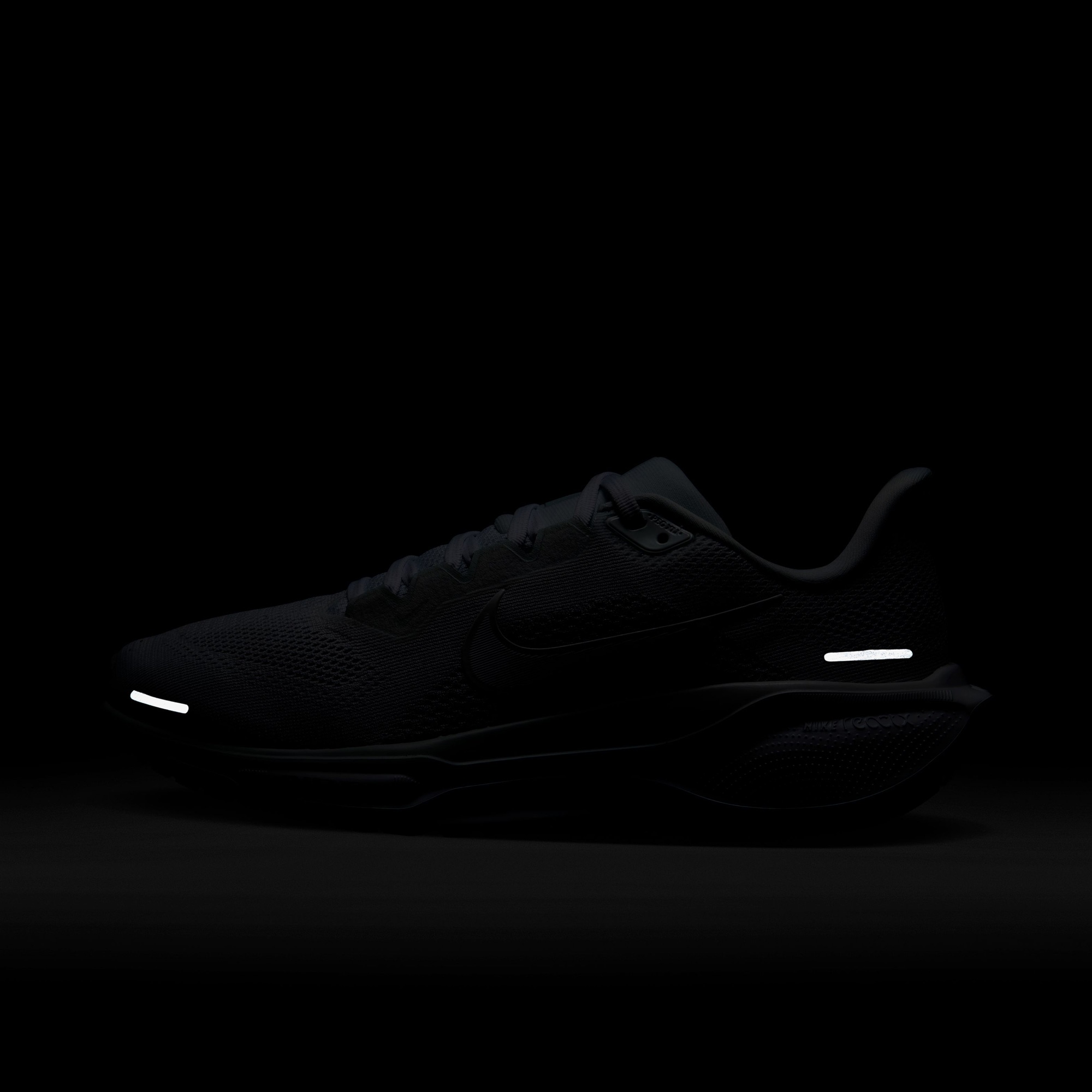 Nike Air Zoom Pegasus 41 Kadın Beyaz Koşu Ayakkabısı