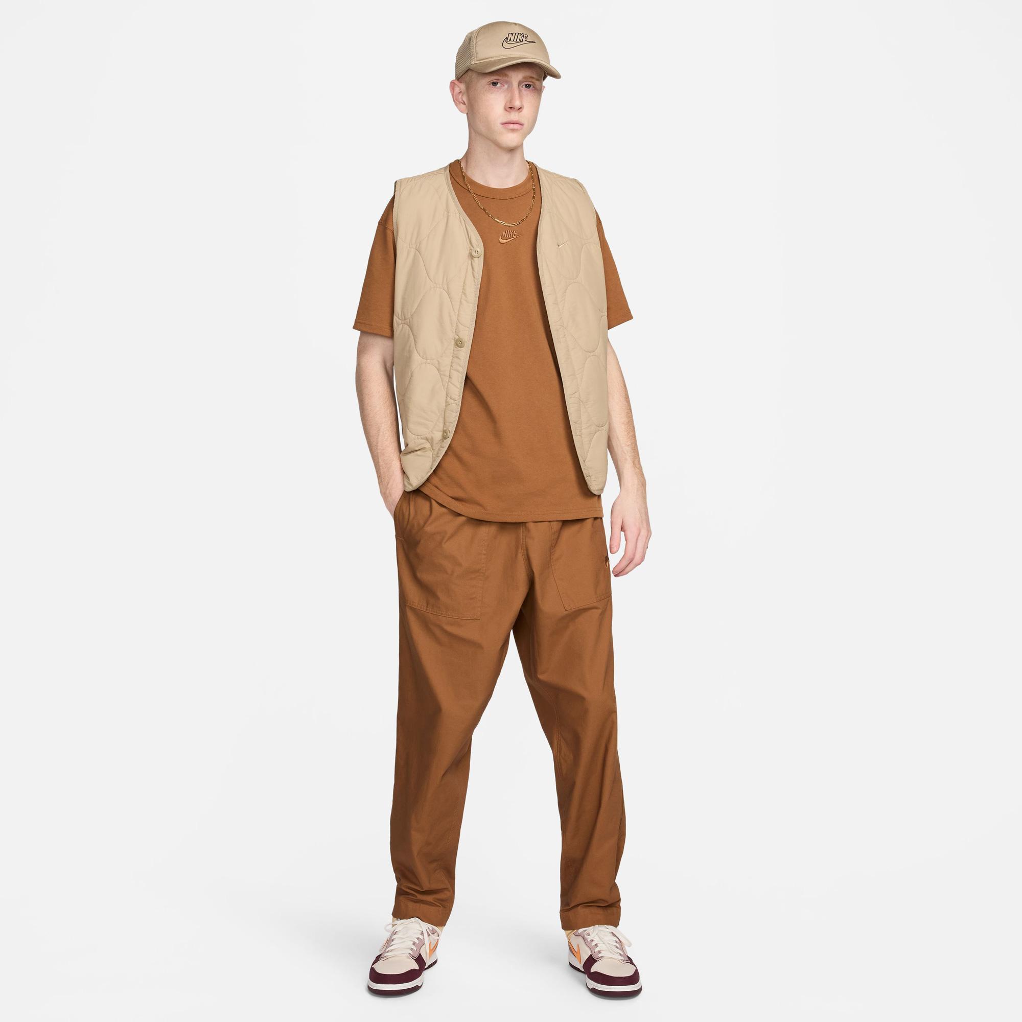 Nike Sportswear Premium Essentials Erkek Kahverengi T-Shirt