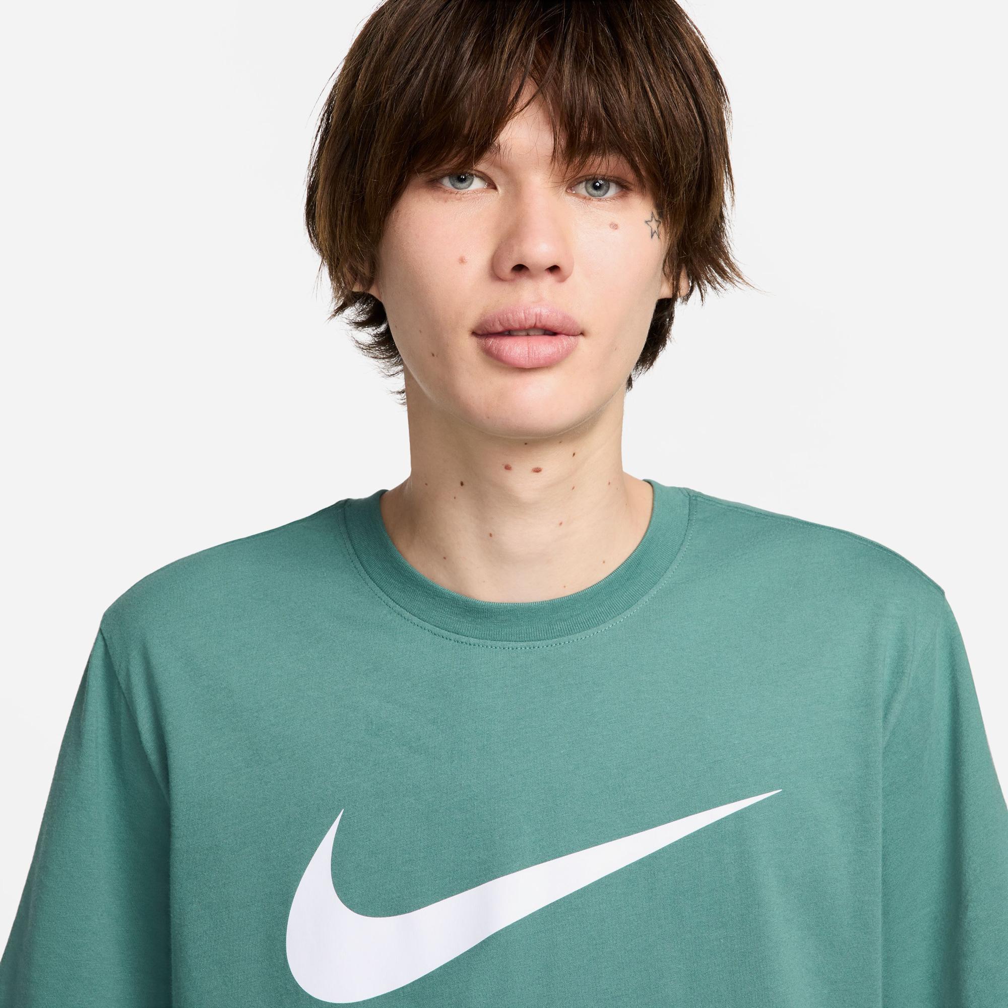 Nike Sportswear Icon Swoosh Erkek Yeşil T-Shirt