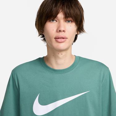 Nike Sportswear Icon Swoosh Erkek Yeşil T-Shirt