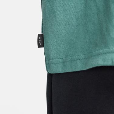  Nike Sportswear Premium Essentials Erkek Yeşil T-Shirt