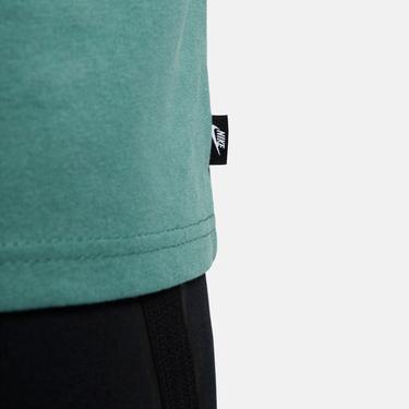  Nike Sportswear Premium Essentials Erkek Yeşil T-Shirt