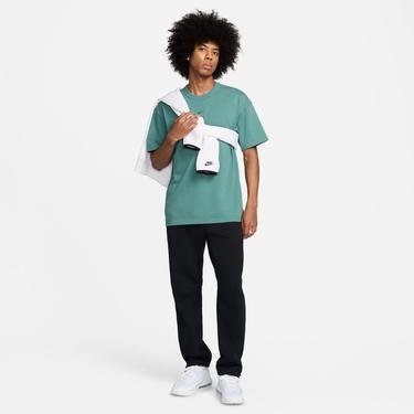  Nike Sportswear Premium Essentials Erkek Yeşil T-Shirt