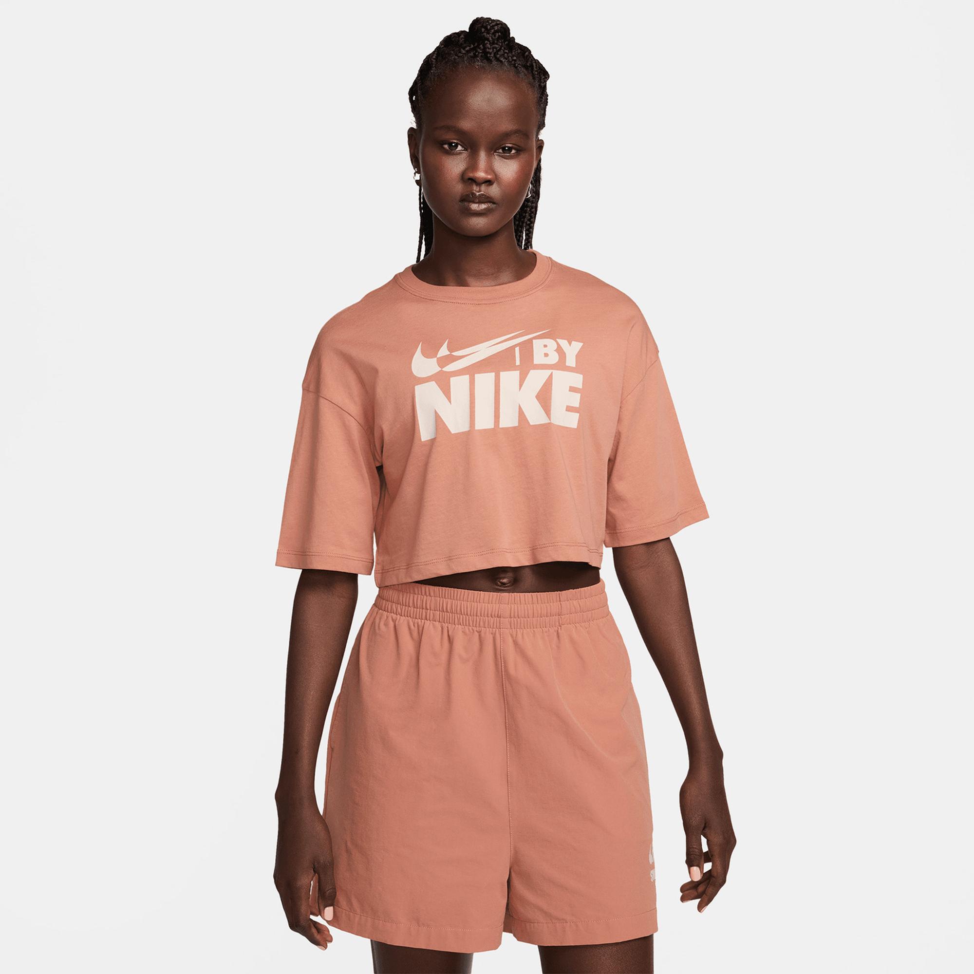 Nike Sportswear Kadın Kahverengi T-Shirt