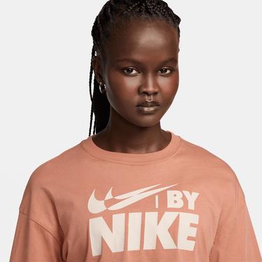  Nike Sportswear Kadın Kahverengi T-Shirt