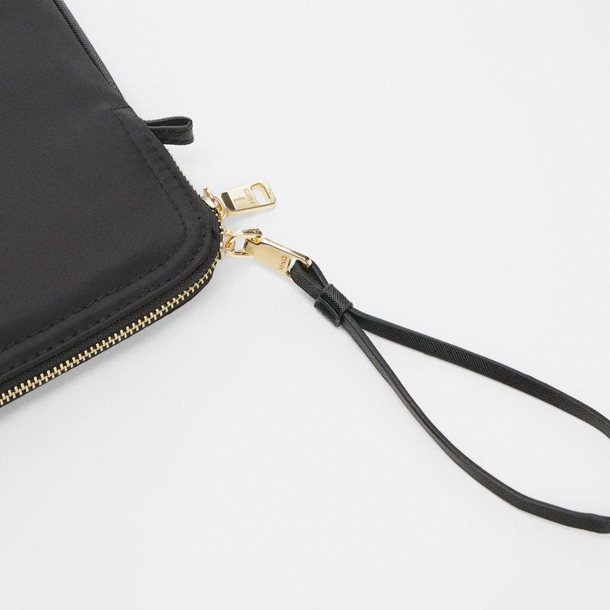 Mango Kadın Logolu Dizüstü Bilgisayar Kılıfı Siyah