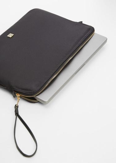  Mango Kadın Logolu Dizüstü Bilgisayar Kılıfı Siyah