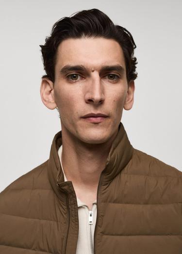  Mango Erkek Tüy Dolgulu Kapitone Yelek Tütün Kahvesi