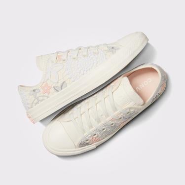  Converse Chuck Taylor All Star Butterflies Kadın Krem Sneaker