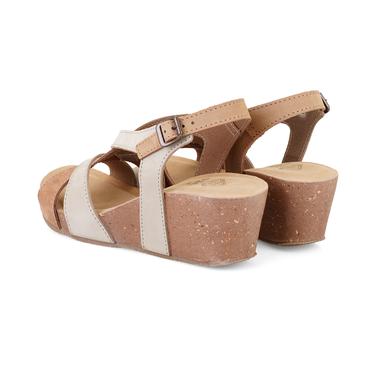  Kadın Kahve Dolgu Topuklu Deri Sandalet