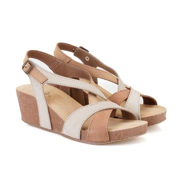  Kadın Kahve Dolgu Topuklu Deri Sandalet