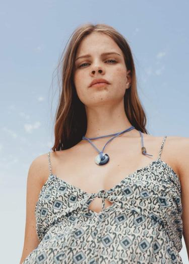  Mango Çocuk Desenli Dökümlü Bluz Ekru