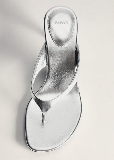  Mango Kadın Metalik Topuklu Sandalet Gümüş Rengi