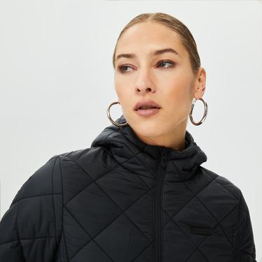  Skechers Capitone Hooded Kadın Siyah Günlük Mont