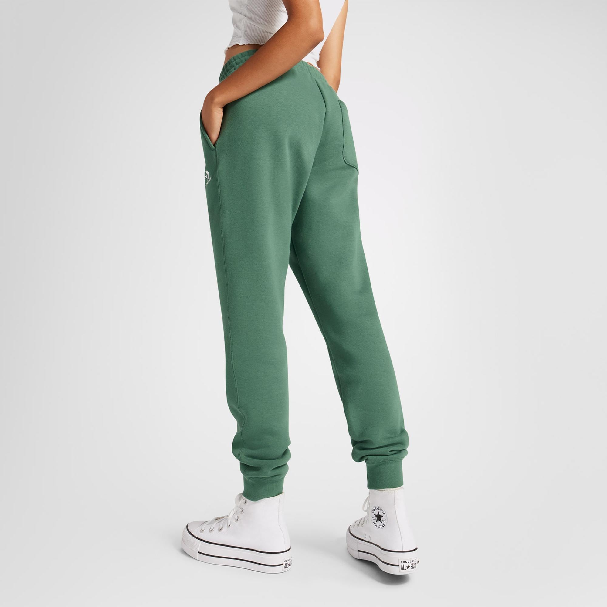 Converse Go-To Embroidered Star Chevron Standard-Fit Unisex Yeşil Eşofman Altı