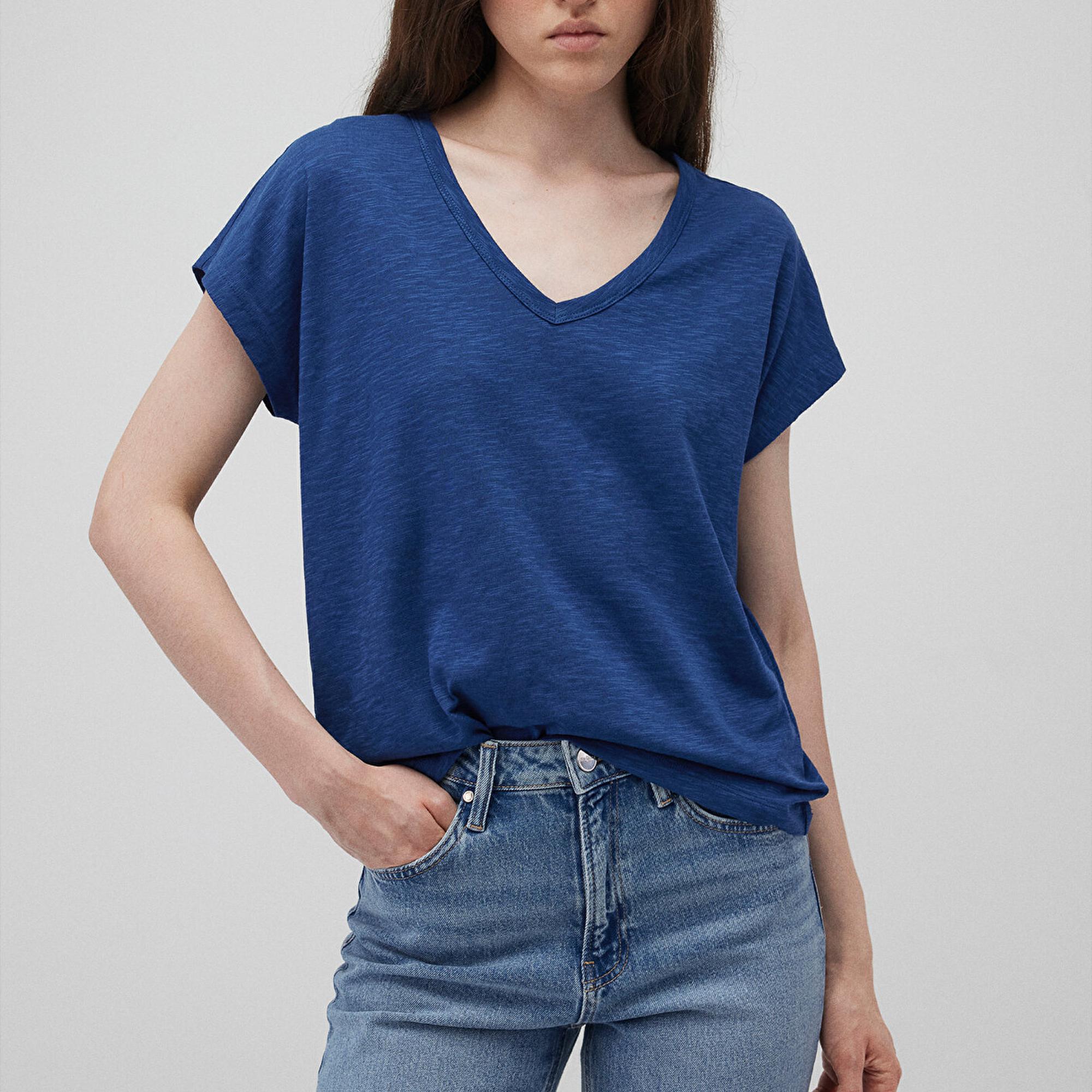 Mavi V Yaka Lacivert Basic Tişört Regular Fit / Normal Kesim 1612380-30808