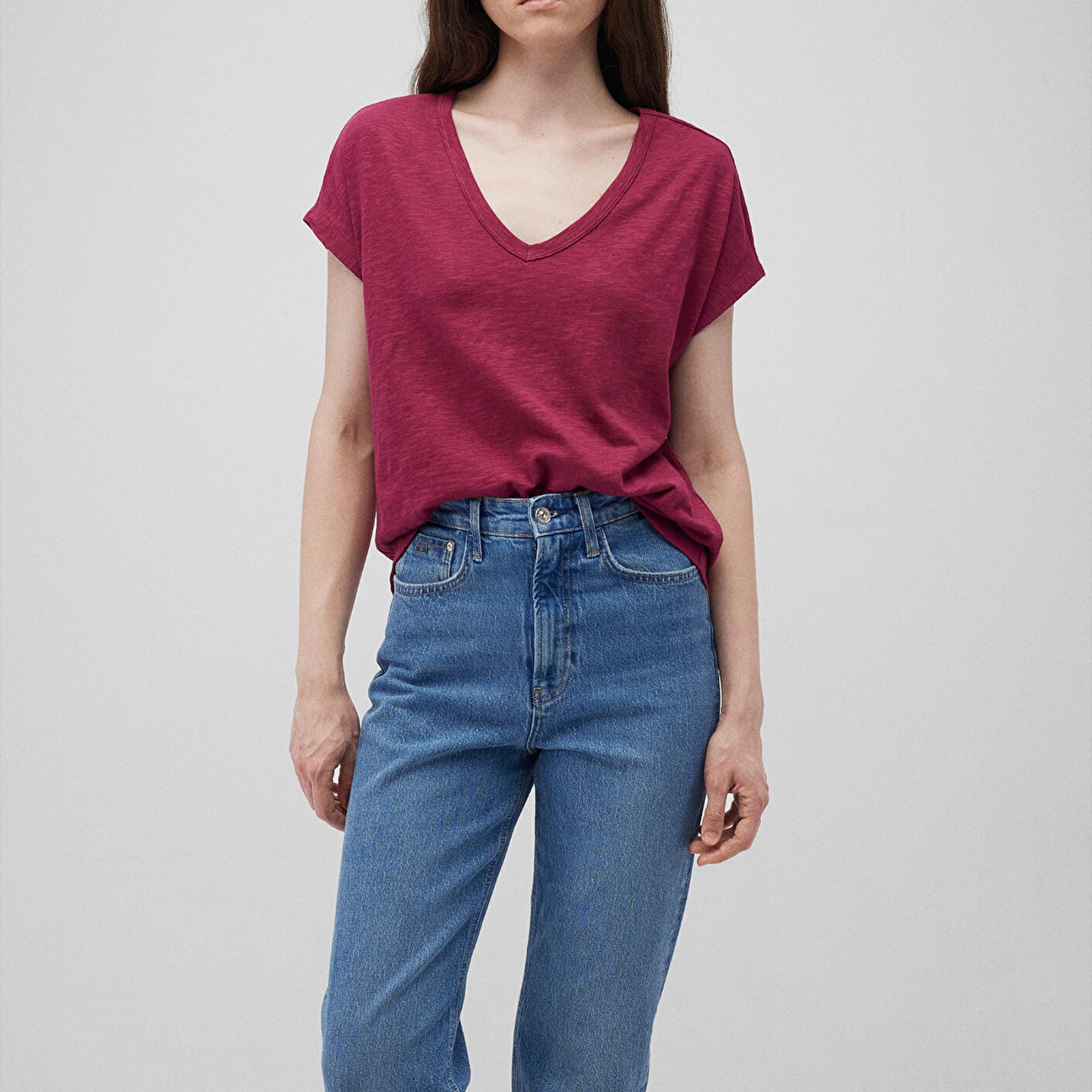 Mavi V Yaka Pembe Basic Tişört Regular Fit / Normal Kesim 1612380-70919