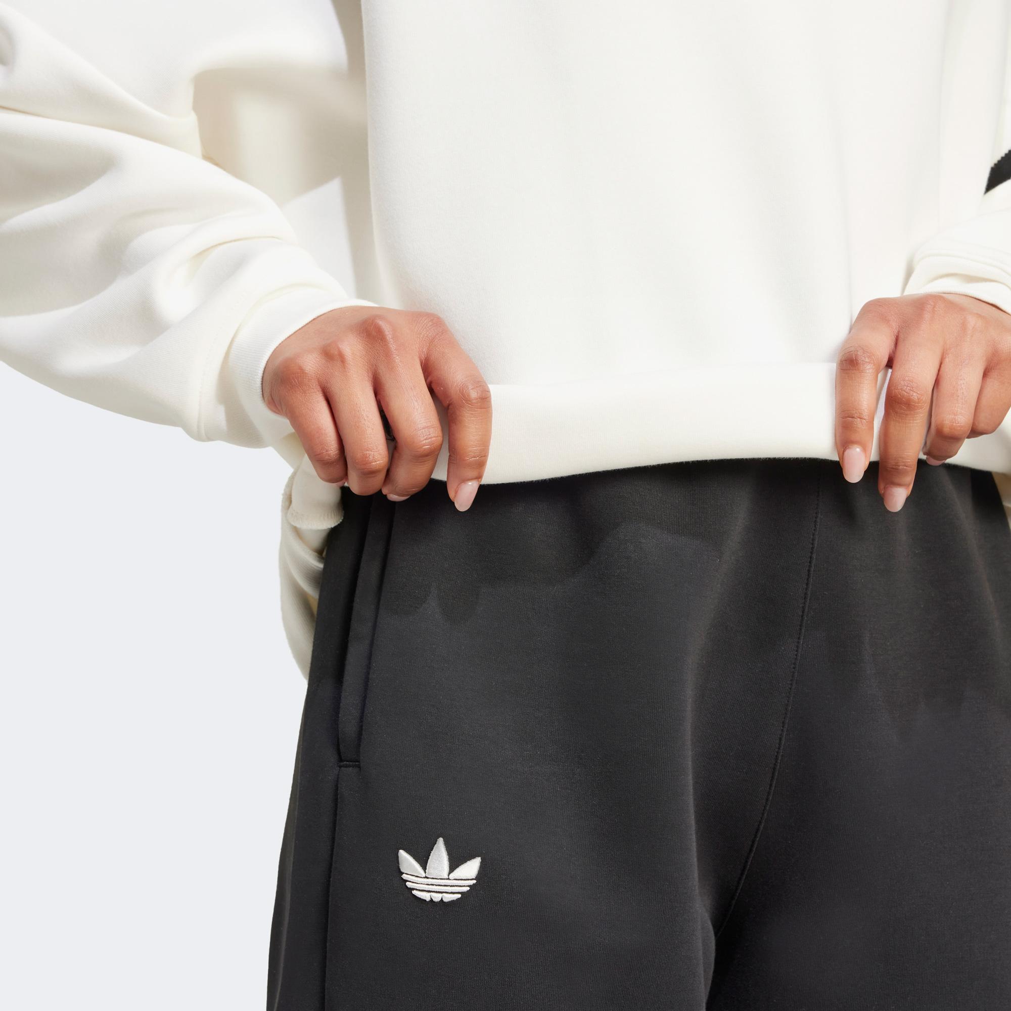 adidas Neuclassics Oversize Kadın Beyaz Sweatshirt