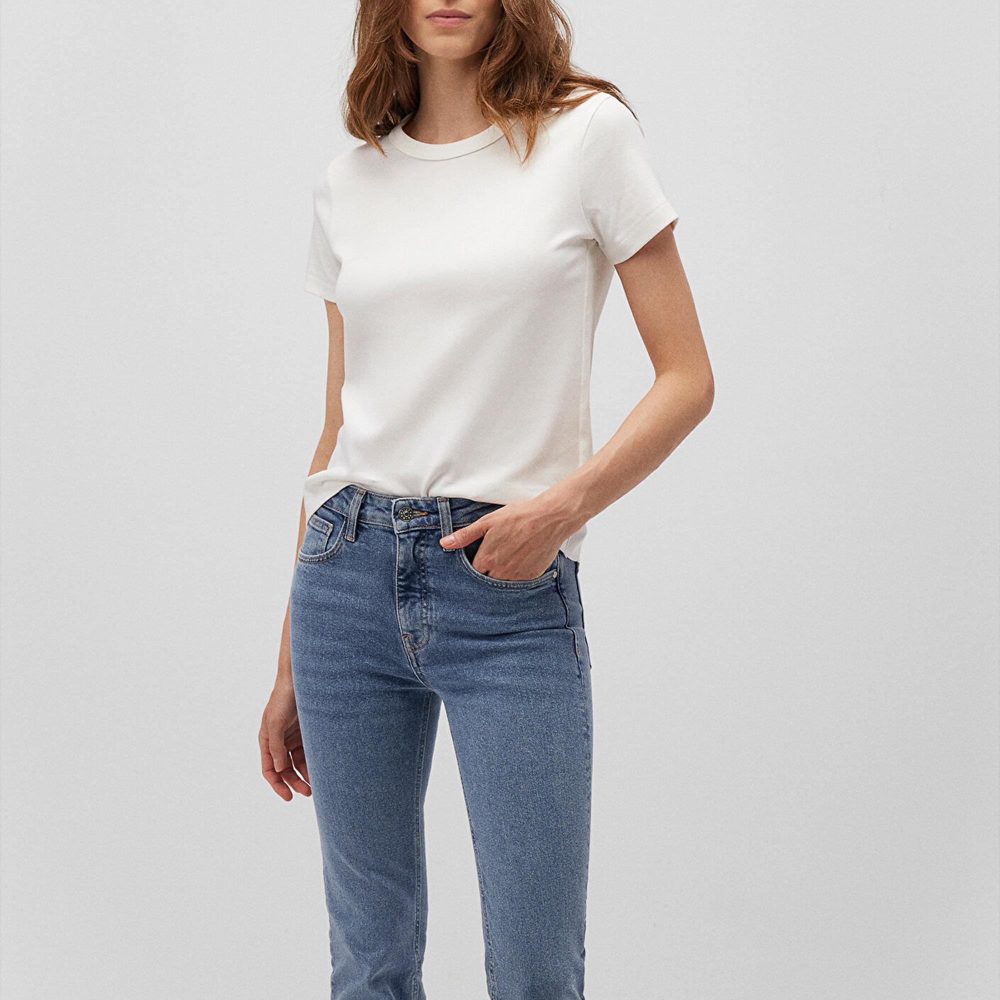 Mavi Bisiklet Yaka Beyaz Basic Tişört Slim Fit / Dar Kesim 1612707-70057