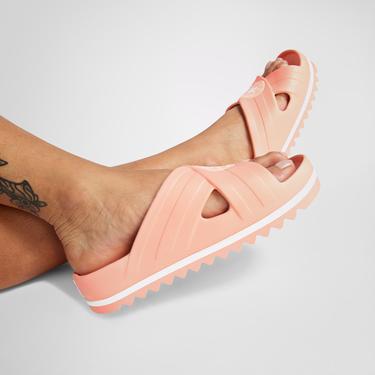  Converse Chuck Taylor All Star Lounge Sandal Lite CX Kadın Pembe Terlik