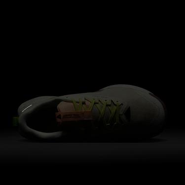  Nike Juniper Trail 3 Kadın Krem Rengi Koşu Ayakkabısı