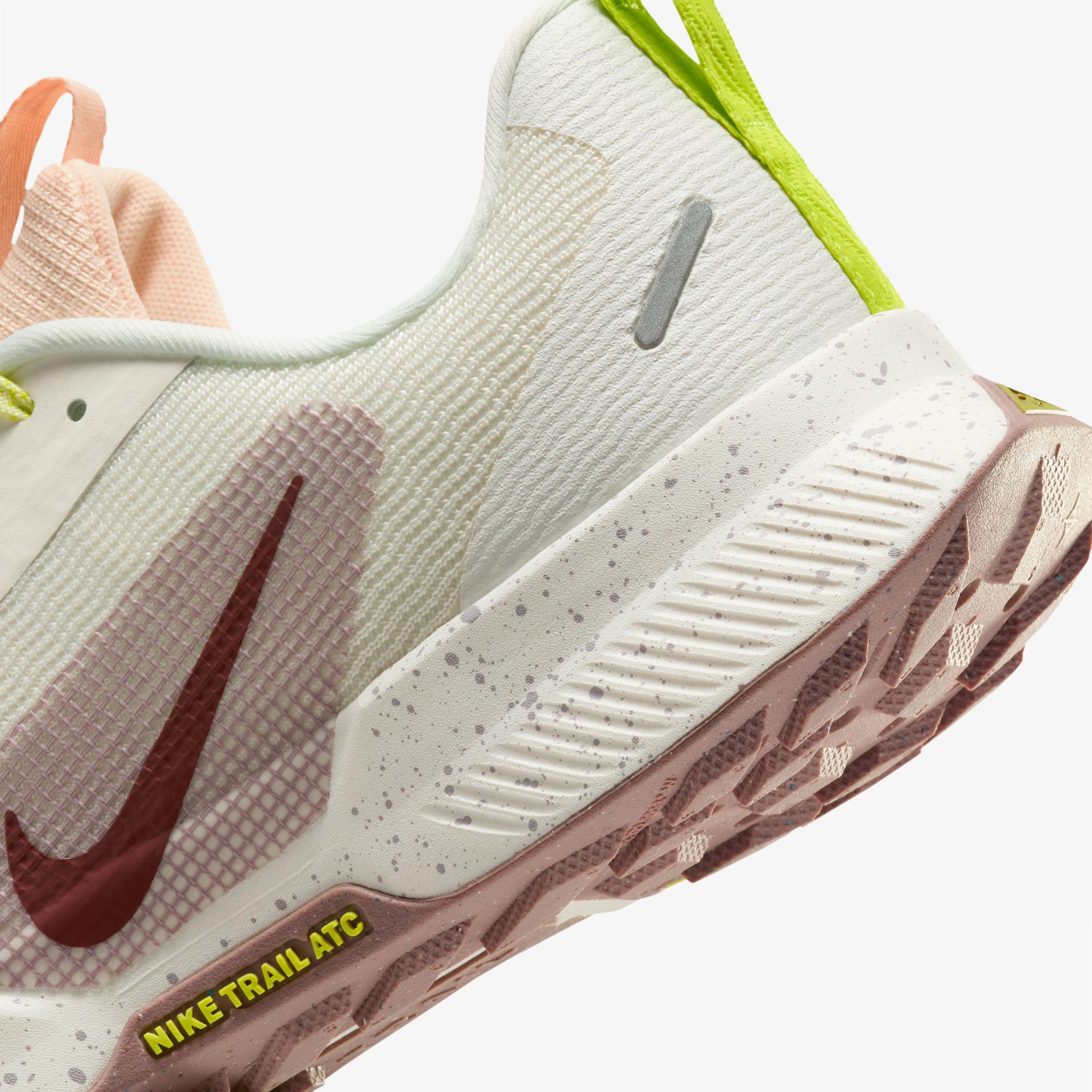 Nike Juniper Trail 3 Kadın Krem Rengi Koşu Ayakkabısı