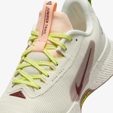  Nike Juniper Trail 3 Kadın Krem Rengi Koşu Ayakkabısı