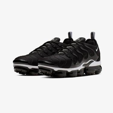  Nike Air VaporMax Plus Erkek Siyah Spor Ayakkabı