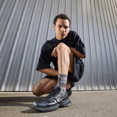  Nike V2K Run Erkek Siyah Spor Ayakkabı