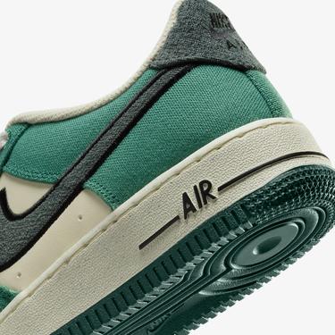  Nike Air Force 1 LV8 Genç Krem Rengi Spor Ayakkabı
