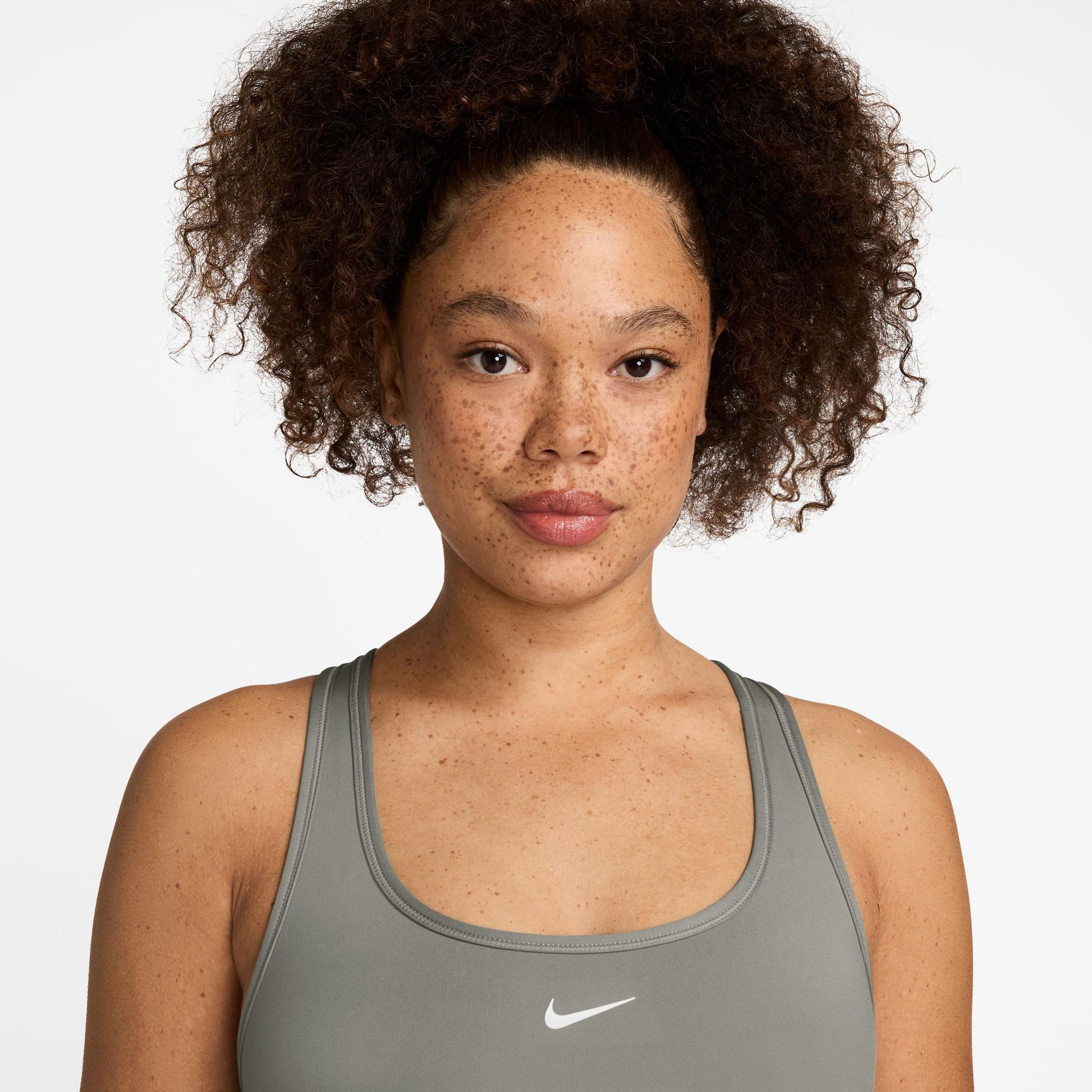 Nike Swoosh Light Support Kadın Yeşil Bra