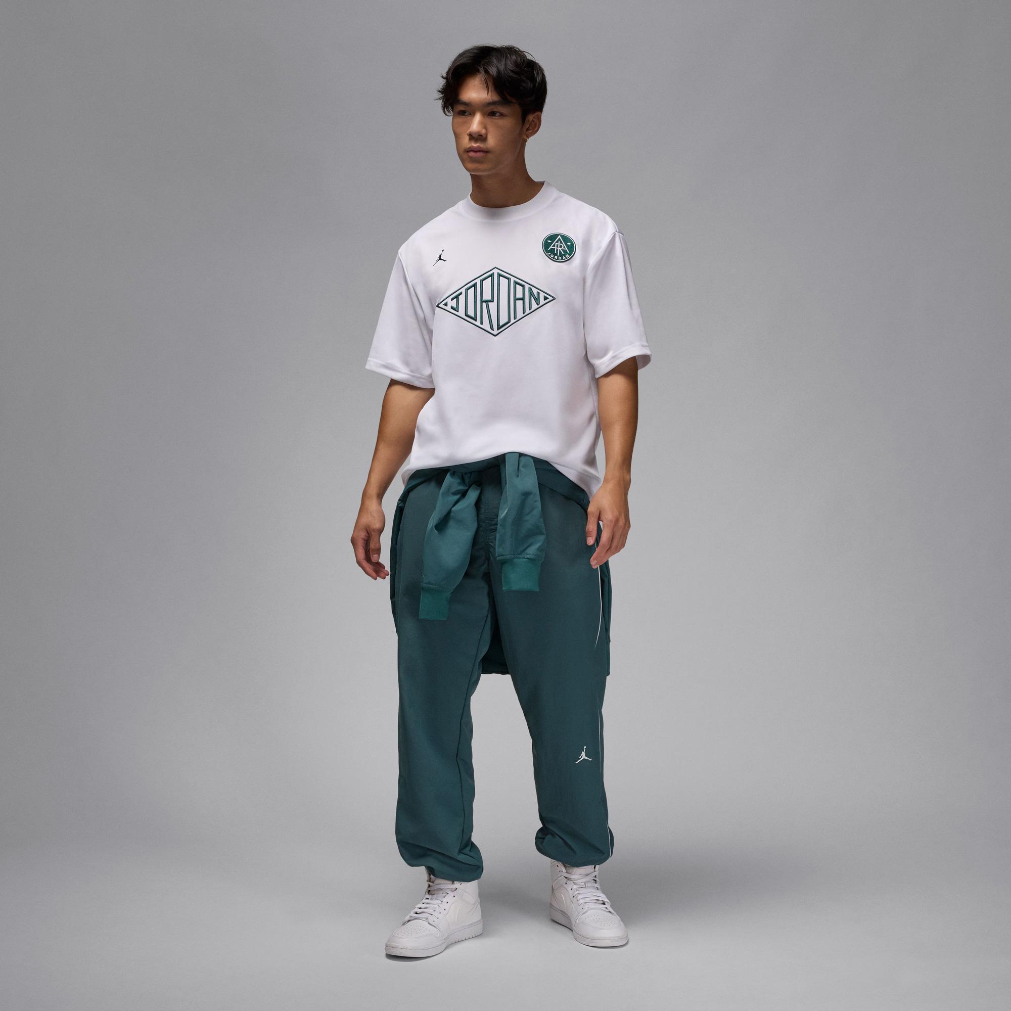 Jordan Essentials Gfx Erkek Beyaz T-Shirt