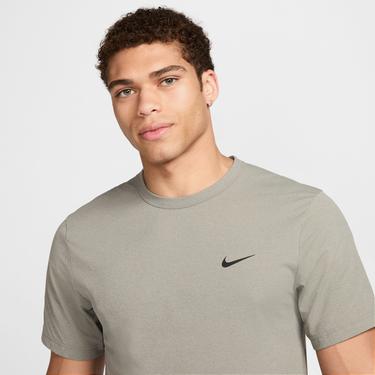  Nike Dri-Fit Hyverse Erkek Gri T-Shirt