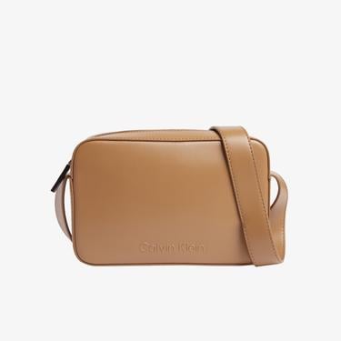  Calvin Klein Embossed Logo Kadın Kahverengi Çapraz Çanta