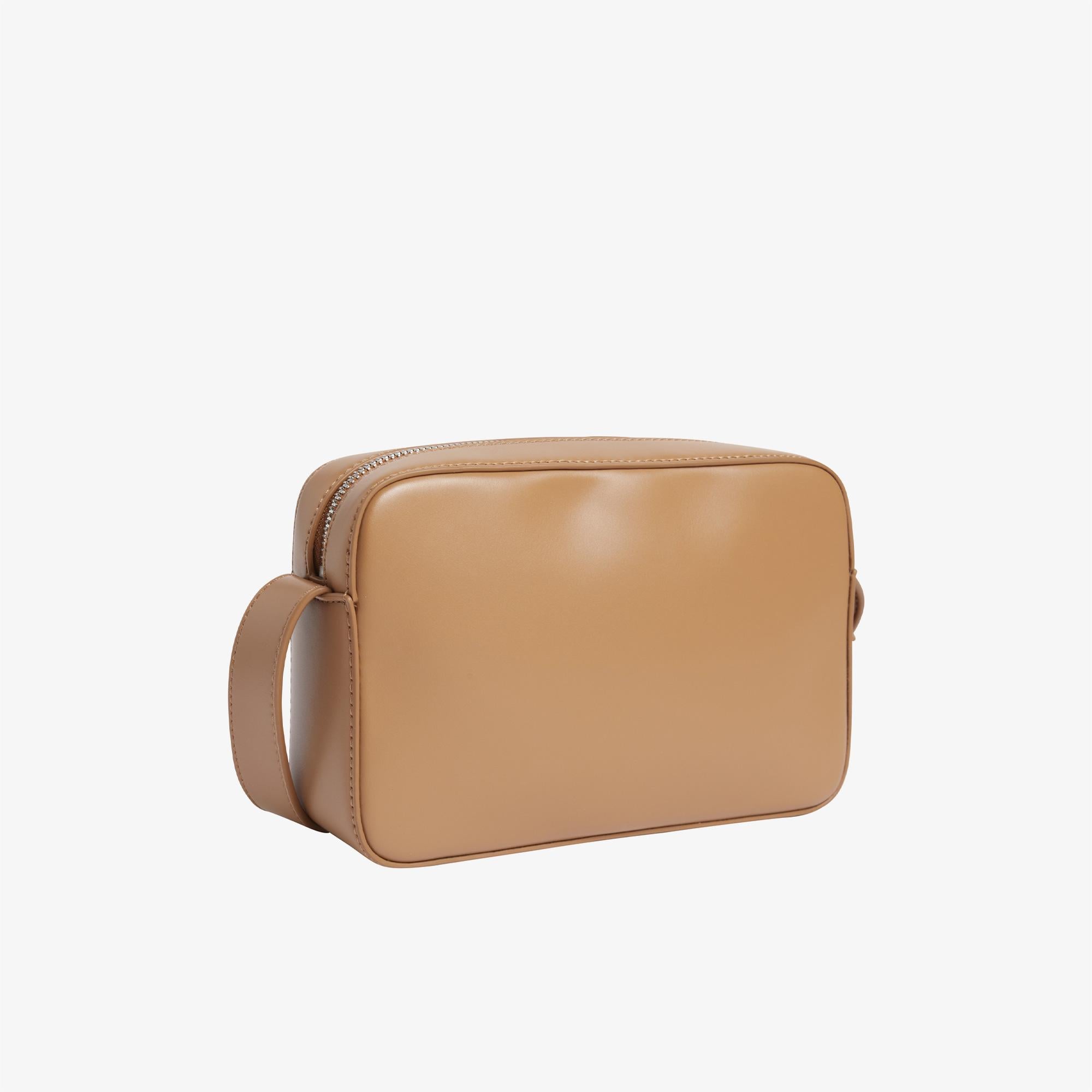 Calvin Klein Embossed Logo Kadın Kahverengi Çapraz Çanta