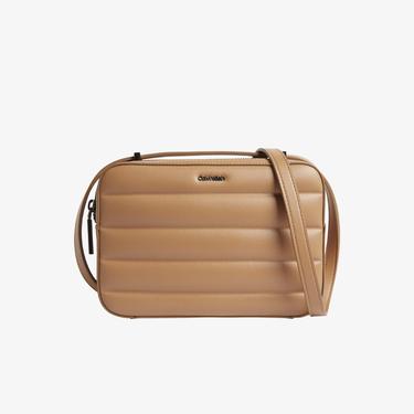  Calvin Klein Line Quilt Kadın Kahverengi Çapraz Çanta
