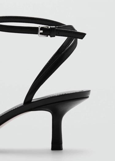  Mango Kadın Tokalı Yüksek Topuklu Sandalet Siyah