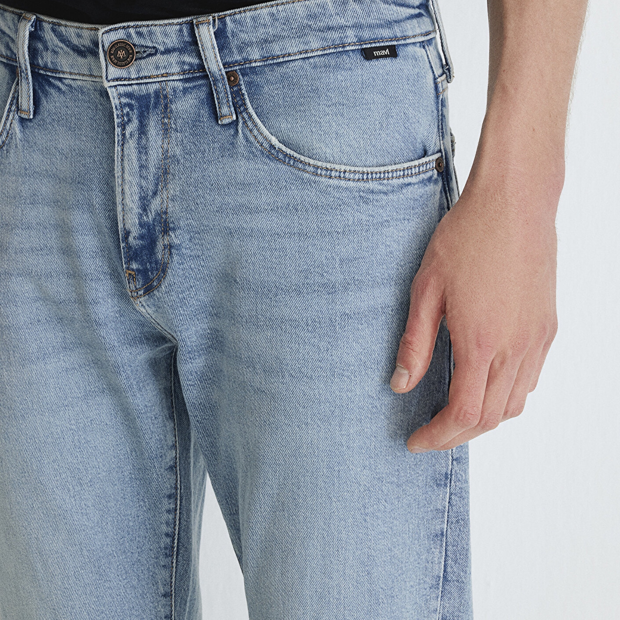 Mavi Jake Classic Denim Puslu Açık Mavi Jean Pantolon 0042286799