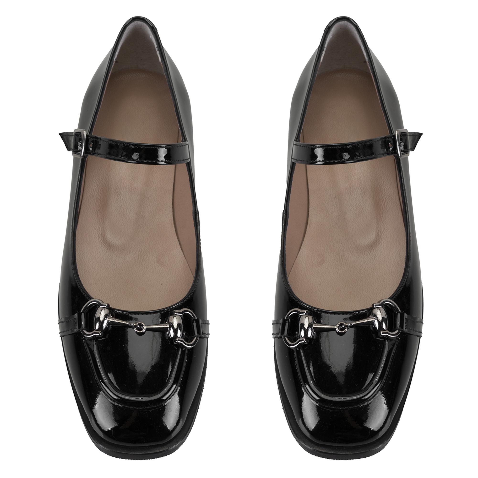 Kadın Siyah Zincir Detaylı Mary Jane Rugan Deri Babet