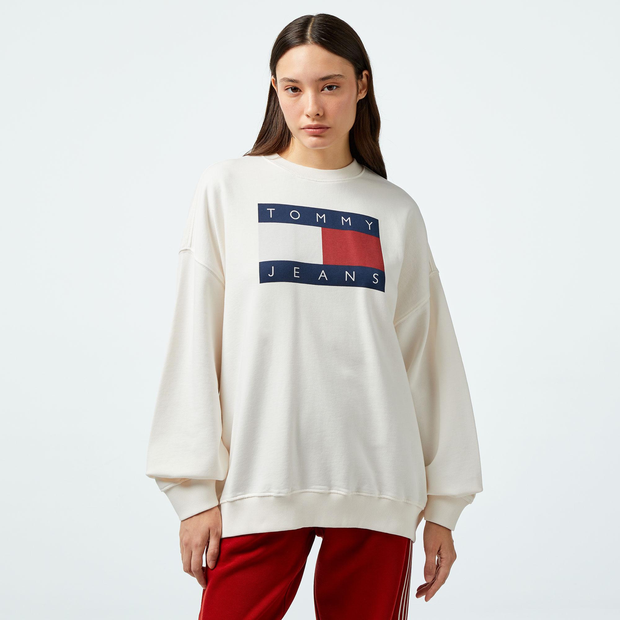 Tommy Hilfiger Jeans Tommy Flag Crew Kadın Beyaz Sweatshirt