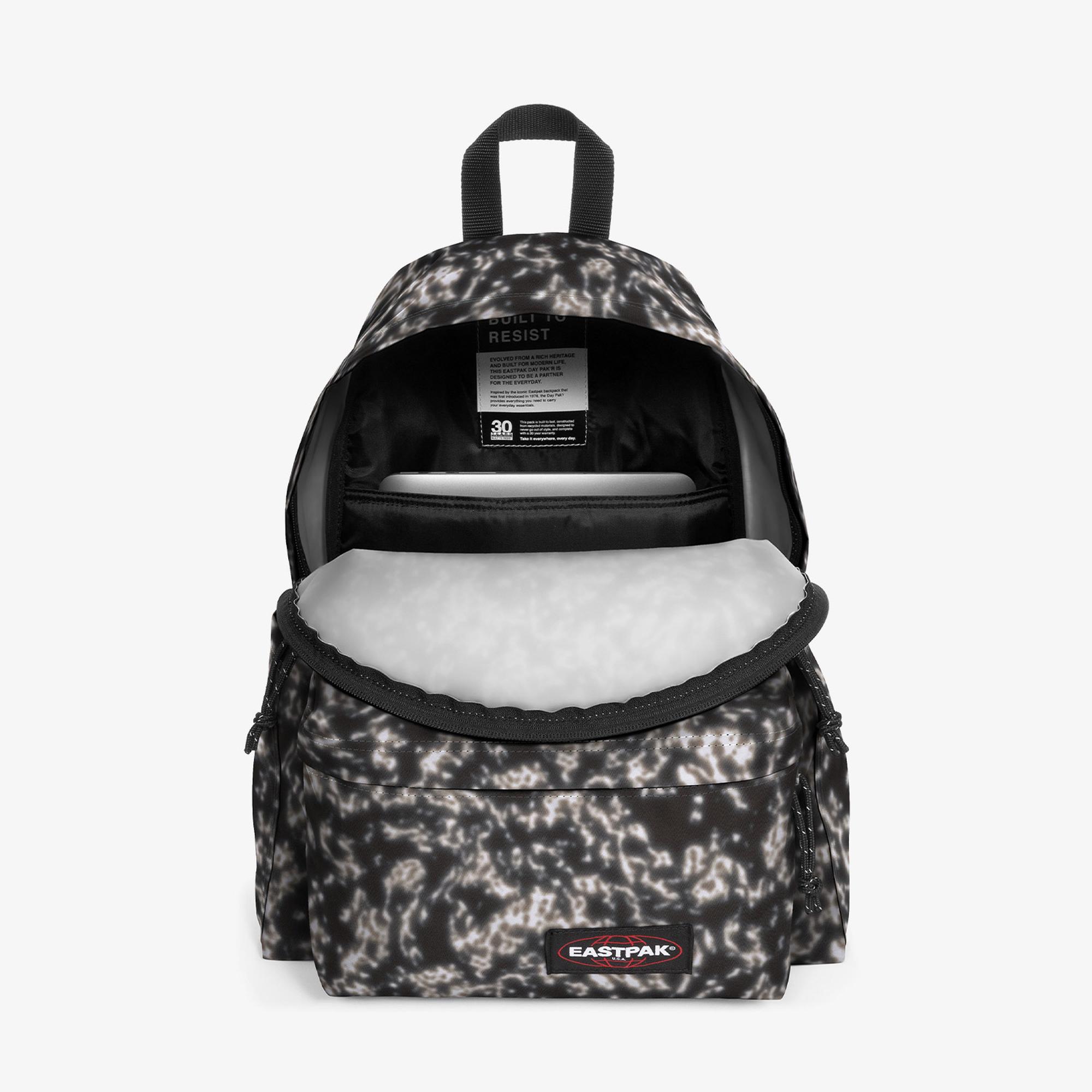 Eastpak Day Pak R Unisex Siyah Sırt Çantası