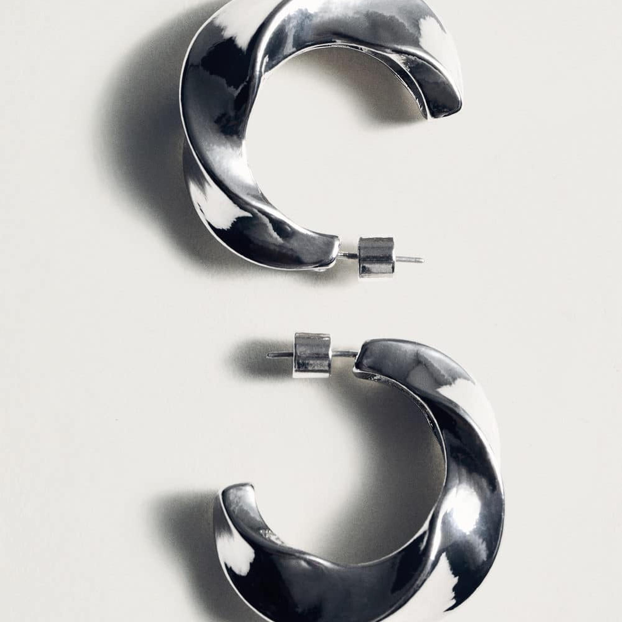 Mango Kadın Bükülmüş Halka Küpe Gümüş Rengi